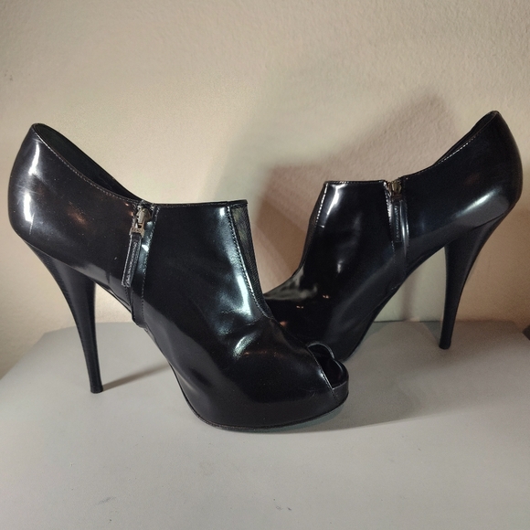 Fendi Solid Black Patent Leather Bootie Peep Toe Stiletto Heels Women's Sz 9 - Picture 7 of 9